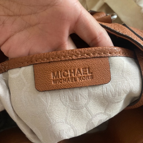 Michael Kors large purse - Picture 10 of 10